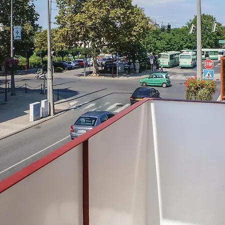 Apartman Amazing In W/ 1 Bedrooms Siófok